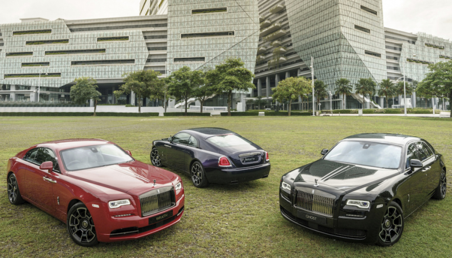 autos, cars, rolls-royce, autos rolls-royce, rolls-royce introduces black badge series to malaysia