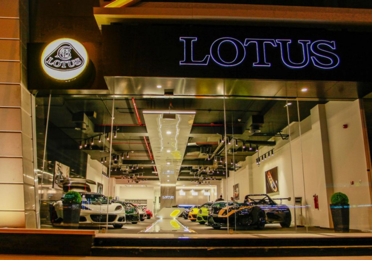 autos, cars, lotus, autos lotus, lotus opens dubai showroom