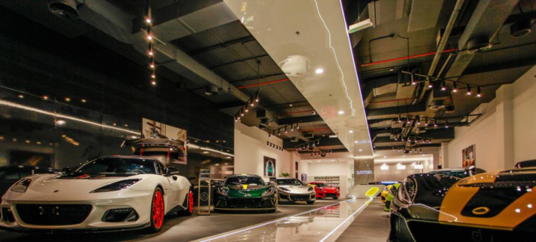 autos, cars, lotus, autos lotus, lotus opens dubai showroom