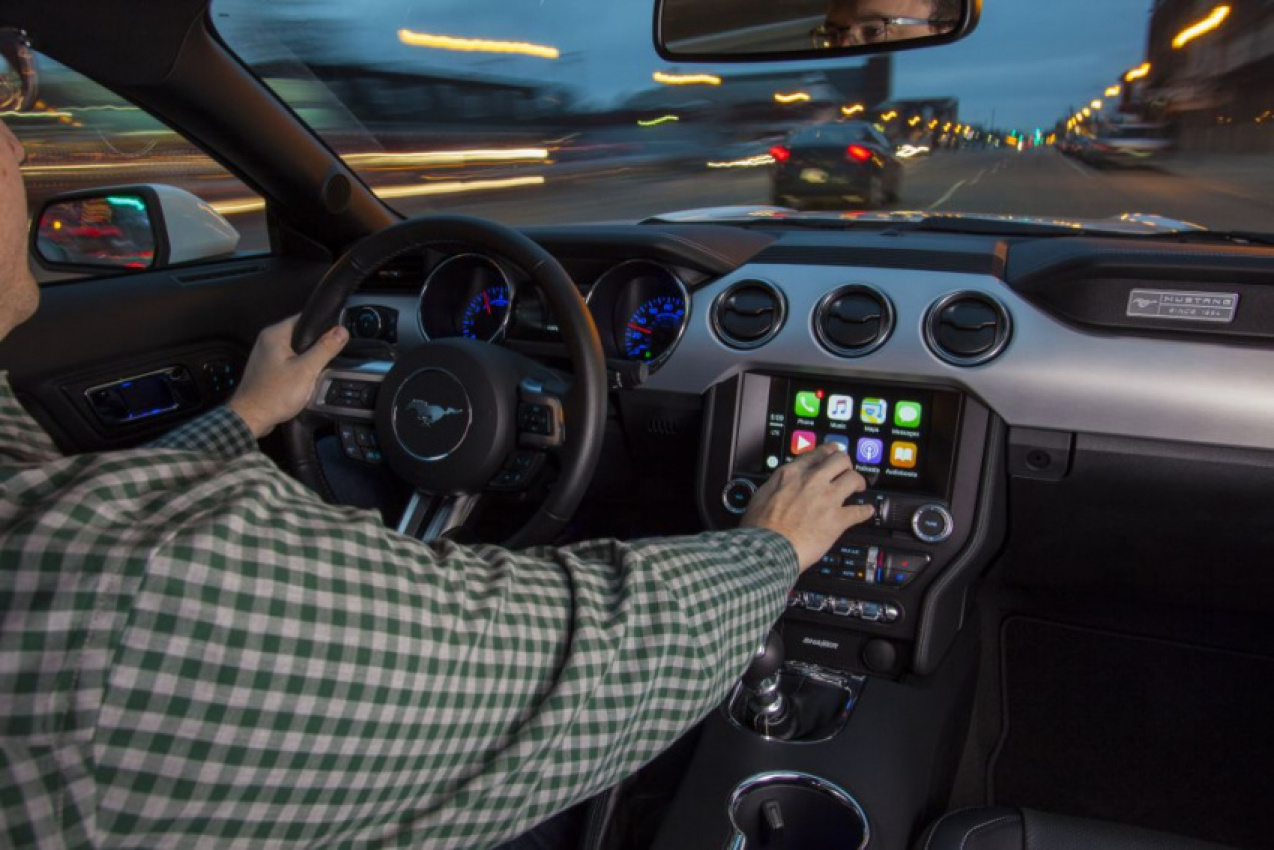 apple, apple car, autos, cars, google, how to, android, autos news, how-to, how to, android, how to get apple carplay or android auto to work in an older car