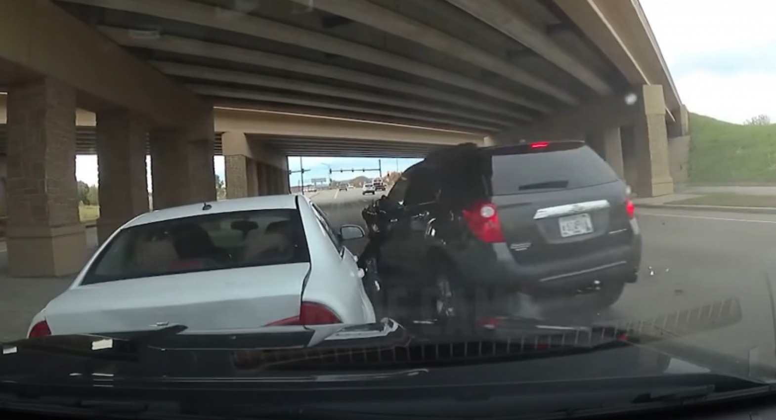 autos, cars, news, accidents, chevrolet equinox, offbeat news, police, police cars, video, police car gets rear ended during traffic stop by inatentive driver, officer remains calm despite head injury