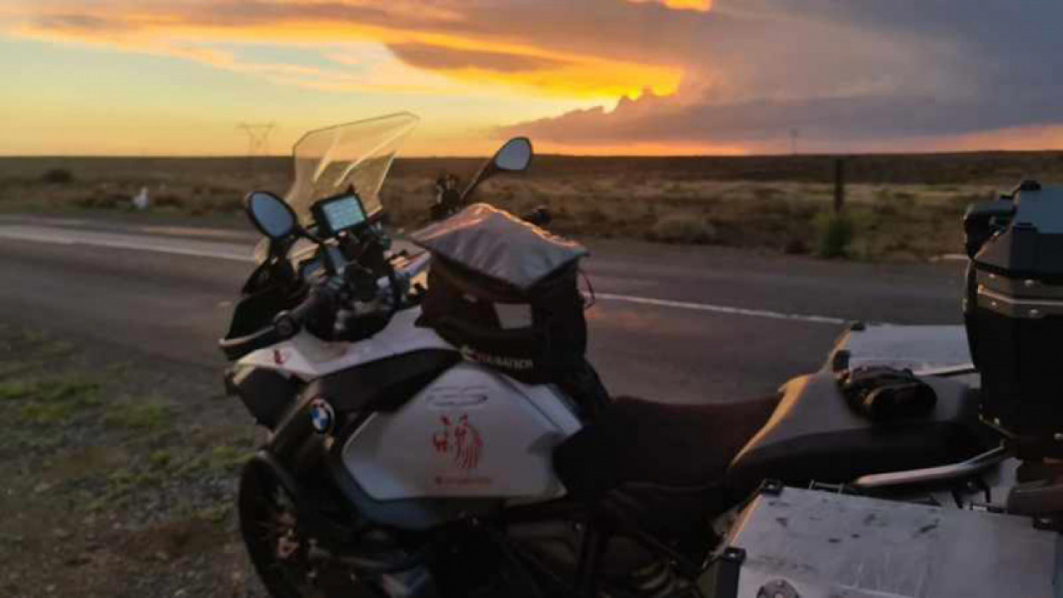 autos, bmw, cars, 2050km adventure: bmw gs rider crosses sa in just one day