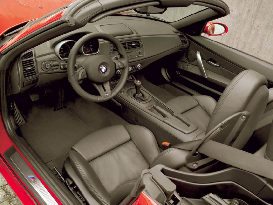 autos, bmw, cars, review, 2000s cars, bmw m car in depth, bmw m cars, bmw model in depth, bmw non m car in depth, bmw z3, bmw z4, compact car, convertible, inline 6, roadster, small cars, sports car, 2006 bmw z4 m roadster