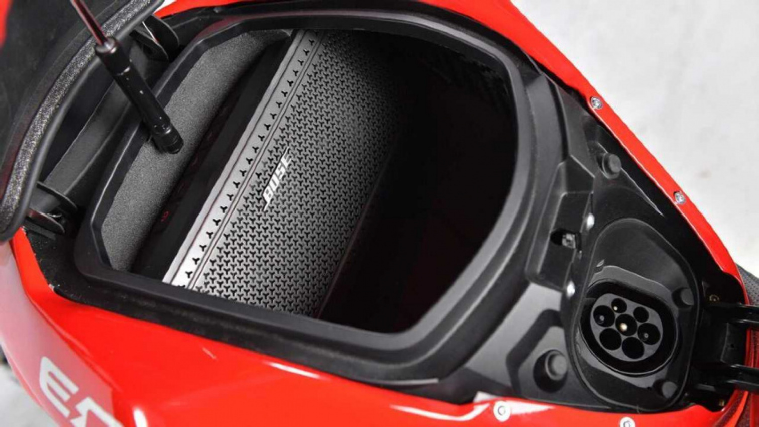 acer, autos, cars, e-racer's zero sr/f bestial-e is light on design and heavy sound