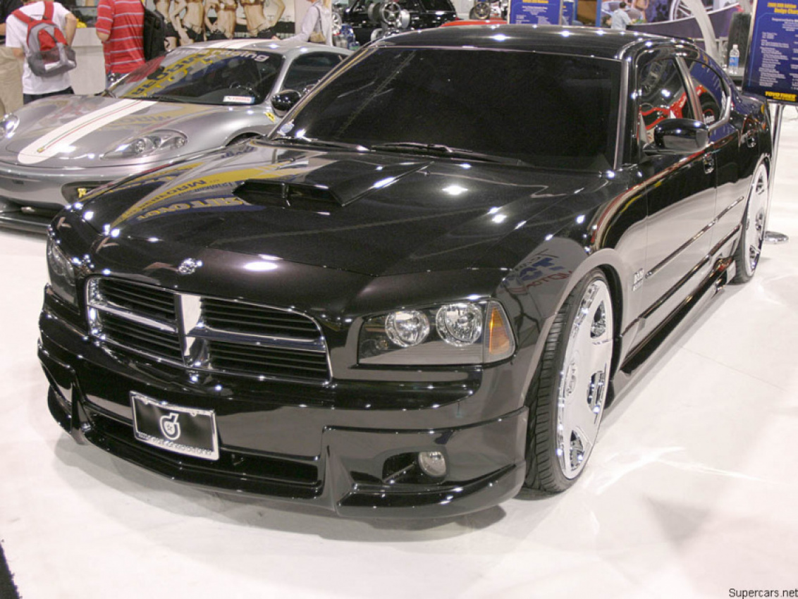 autos, cars, review, 2000s cars, dodge, dodge charger, professionally tuned car, tuned, tuned dodge, 2006 dub charger r/t