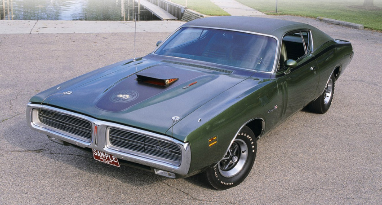 autos, cars, dodge, review, 1970s, 1970s cars, dodge charger, dodge model in depth, hemi, hemi v8, muscle, muscle car, 1971 dodge hemi charger super bee