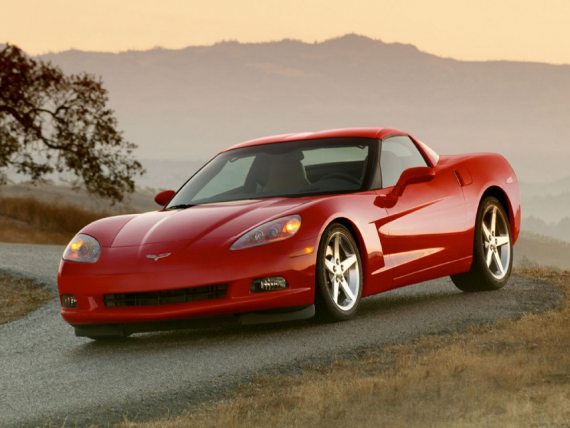 autos, cars, chevrolet, review, 2000s cars, 400-500hp, chevrolet corvette, chevrolet corvette in depth, chevrolet model in depth, corvette, 2005 chevrolet corvette