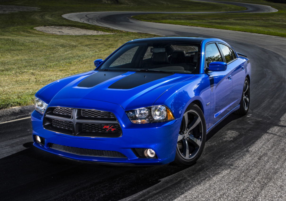 autos, cars, dodge, review, 2010s cars, 300-400hp, dodge charger, dodge model in depth, hemi, hemi v8, muscle, muscle car, 2013 dodge charger r/t daytona