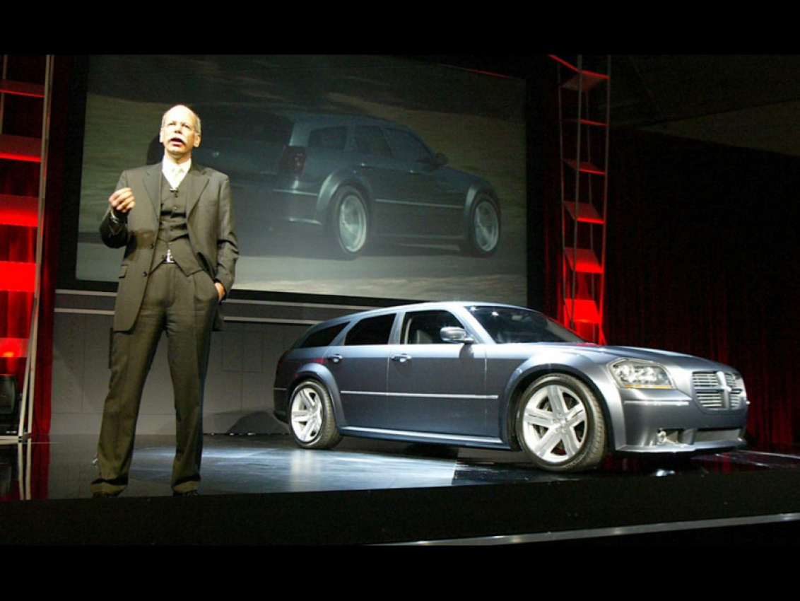 autos, cars, dodge, review, srt, 2000s cars, dodge magnum, dodge model in depth, hemi, hemi v8, muscle car, 2003 dodge magnum srt-8 concept