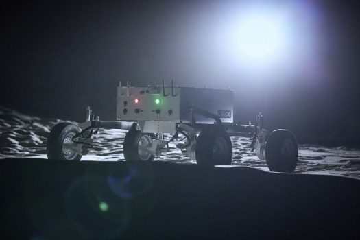 autos, news, nissan, nissan and jaxa lunar rover prototype looks like a box on wheels, uses ariya’s e-4orce all-wheel control tech