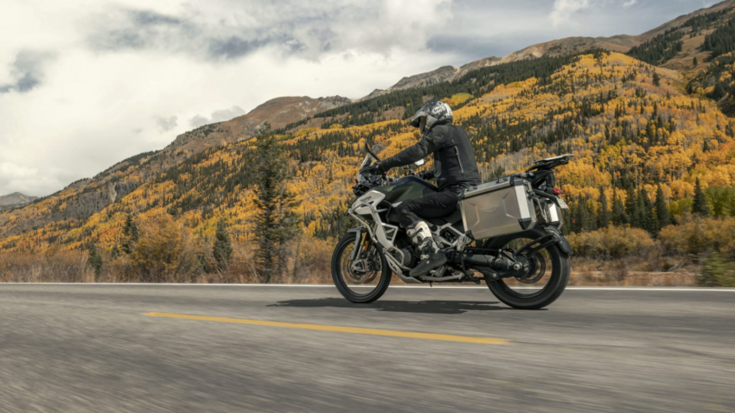 autos, news, triumph, triumph tiger, 2022 triumph tiger 1200 range benefits from more power, less weight