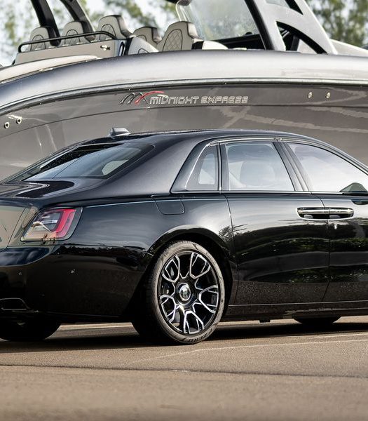 autos, news, rolls-royce, view photos of the 2022 rolls-royce ghost black badge
