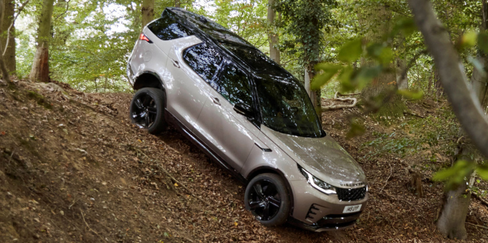 autos, cars, features, land rover, android, land rover discovery, range rover, range rover velar, android, range rover velar vs land rover discovery – the differences you need to know
