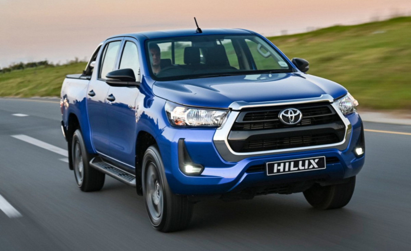 autos, cars, news, toyota, hino, lexus, naamsa, toyota corolla, toyota fortuner, toyota hiace, toyota hilux, toyota starlet, toyota urban cruiser, how many new toyota hilux bakkies are sold per day in south africa
