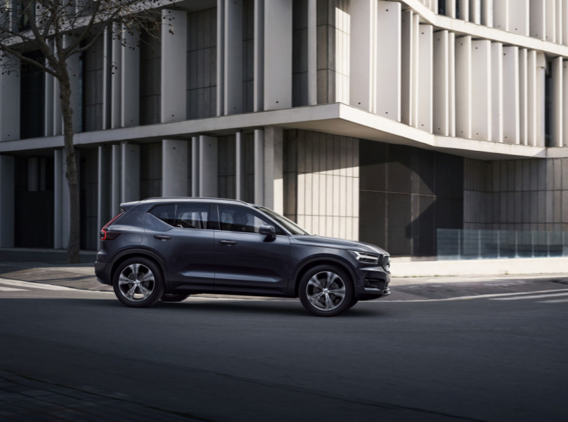 autos, cars, features, volvo, android, volvo xc40, volvo xc40 t4, xc40 t4, android, new volvo xc40 t4 momentum vs r-design – what an extra r58,000 gets you