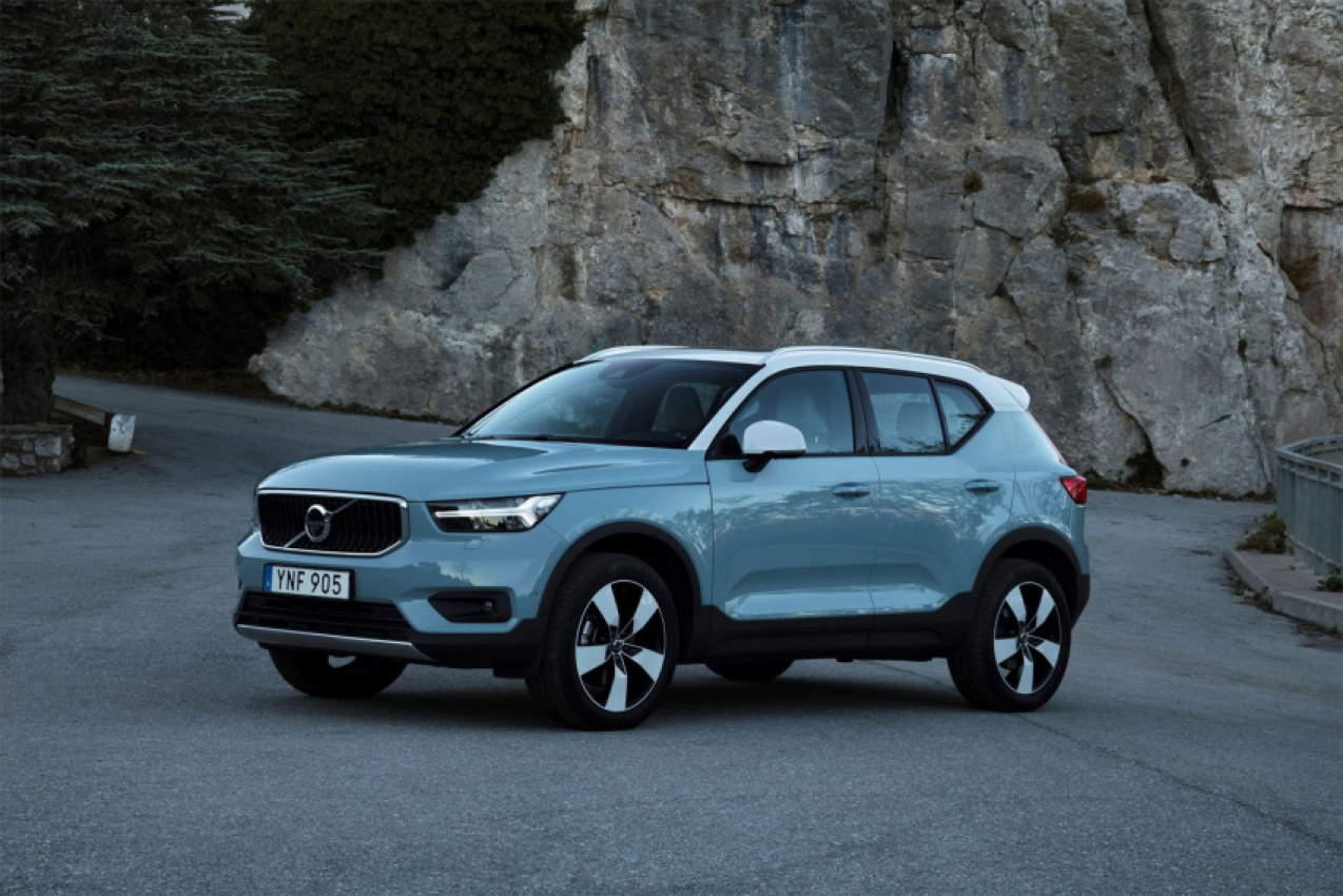 autos, cars, features, volvo, android, volvo xc40, volvo xc40 t4, xc40 t4, android, new volvo xc40 t4 momentum vs r-design – what an extra r58,000 gets you