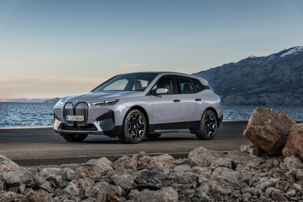 autos, bmw, cars, bmw unveils latest i4 and ix evs, available in singapore from november 2021