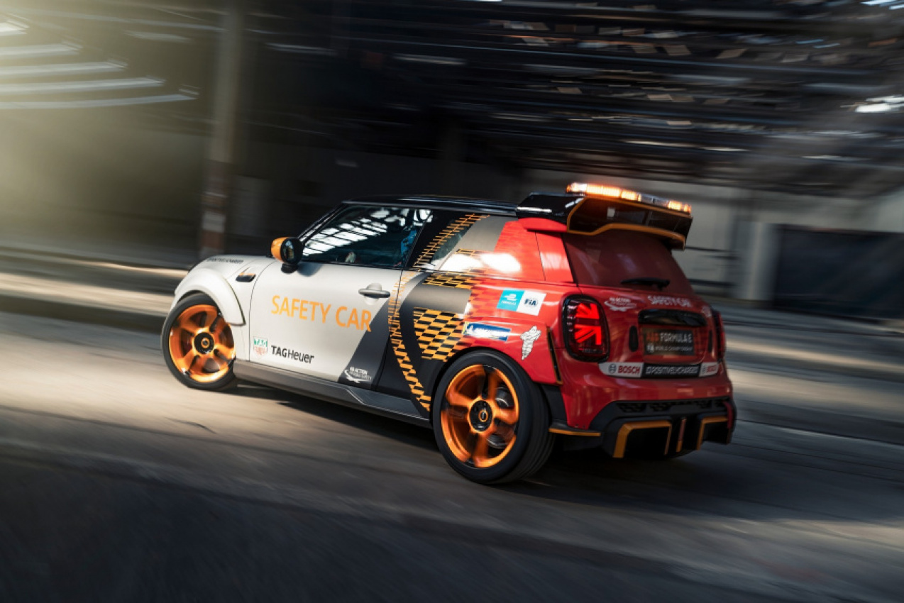 autos, cars, mini, news, electric pacesetter, formula e, john cooper works, mini e, mini electric, pacesetter, safety car, new electric mini safety car – the best-looking mini ever made