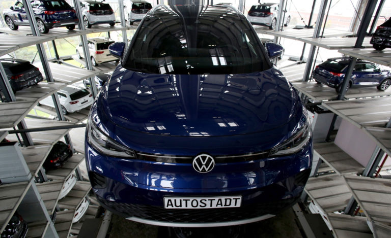 autos, cars, news, volkswagen, vw golf, vw battling to produce golfs due to chip shortages