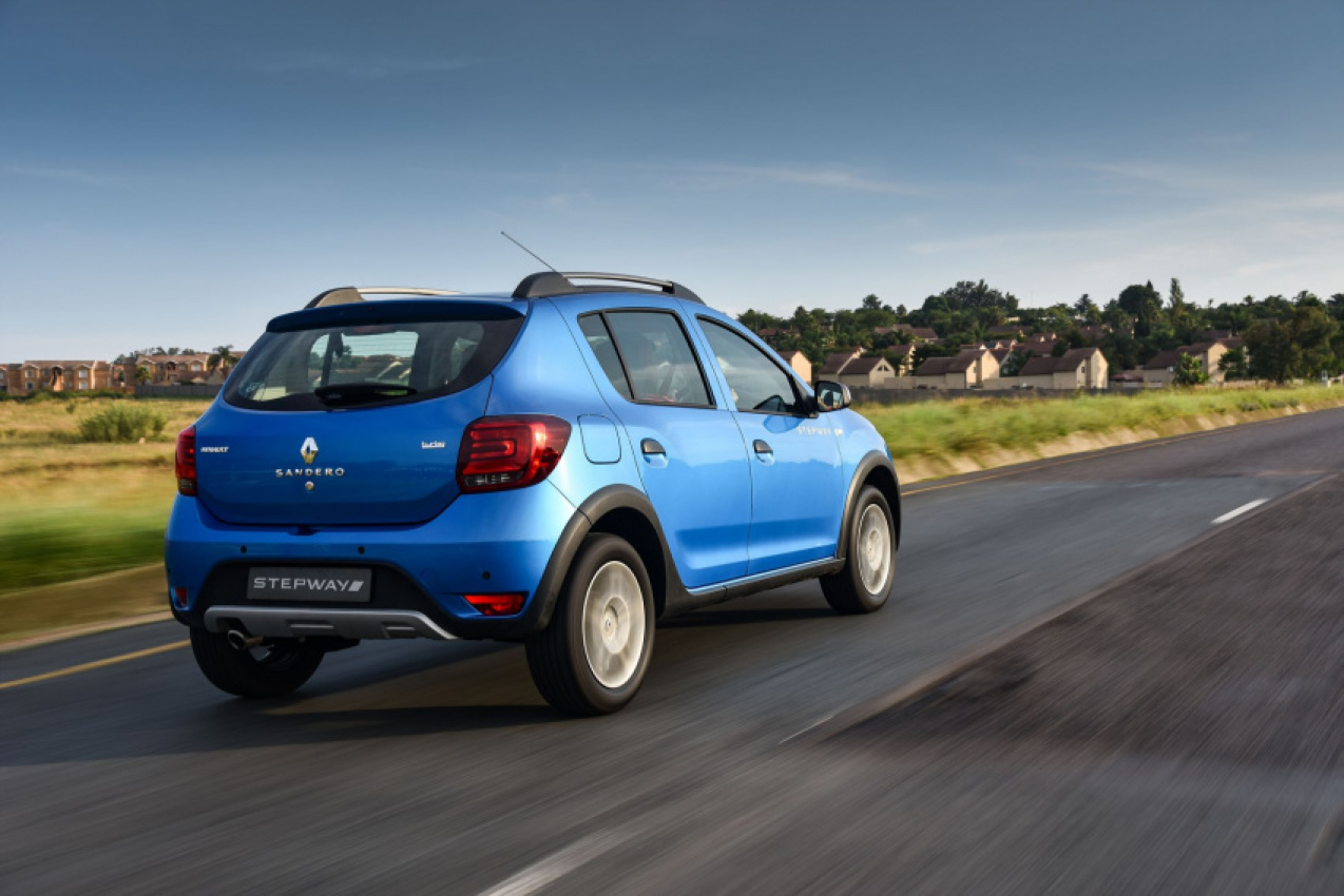 autos, cars, features, ford, renault, suzuki, android, renault sandero stepway expression, sandero, suzuki vitara, suzuki vitara brezza, vitara brezza, android, suzuki vitara brezza vs renault sandero – battle of the affordable pavement-mounters