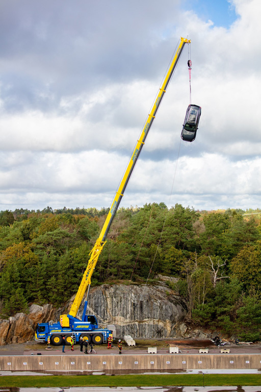 autos, cars, features, volvo, watch – videos and photos of volvos being dropped from 30 metres