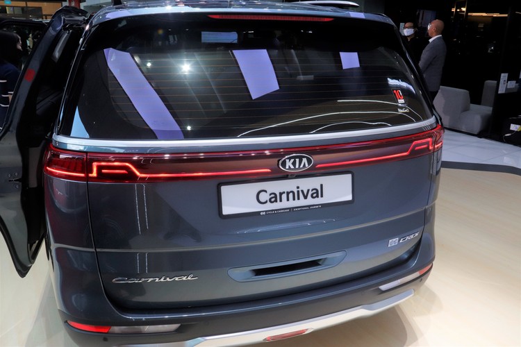 autos, cars, kia, android, android, kia launches the all-new 'grand' carnival in singapore; retailing from s$205,999