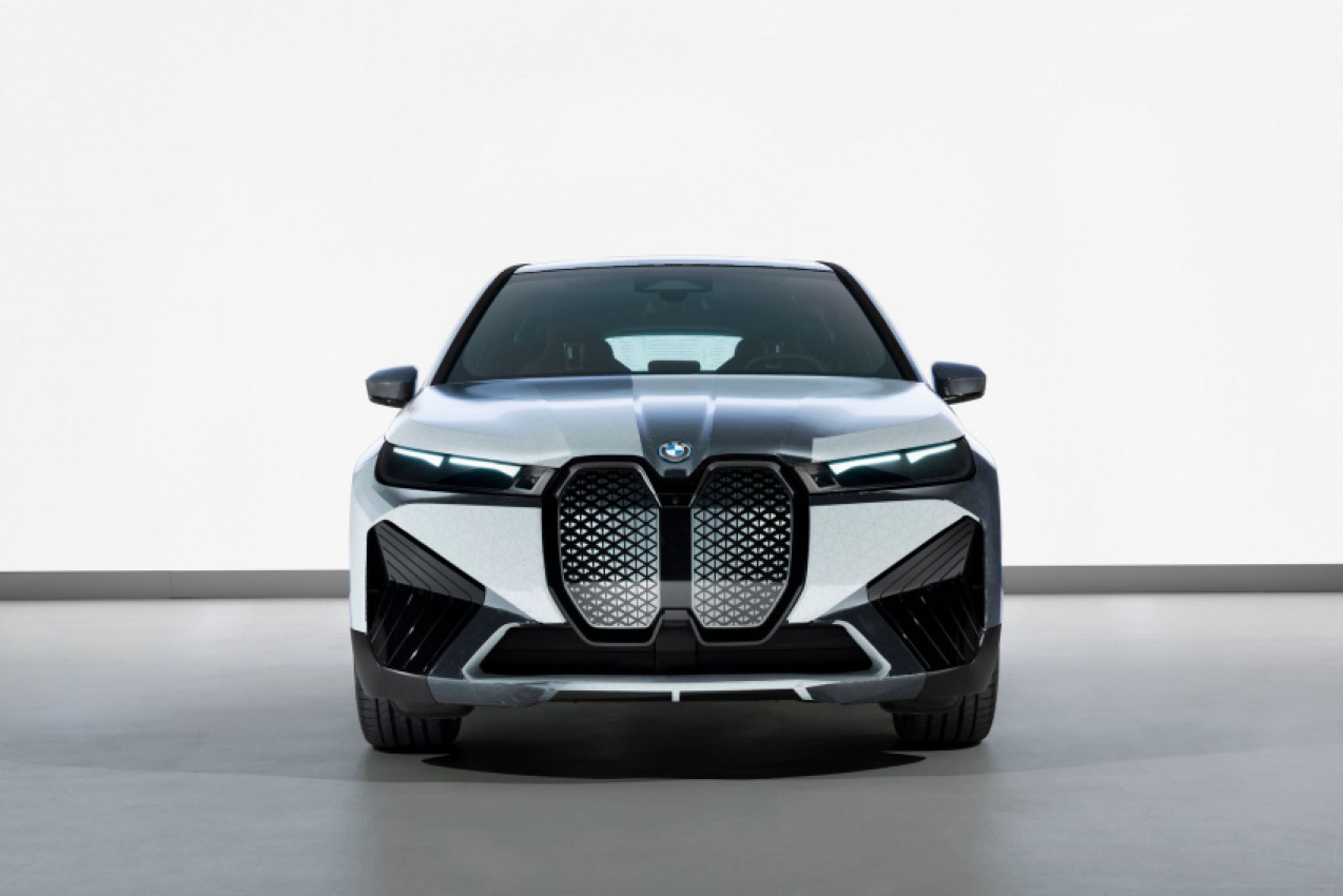 autos, bmw, cars, real-time colour-changing made possible with e-ink on the bmw ix