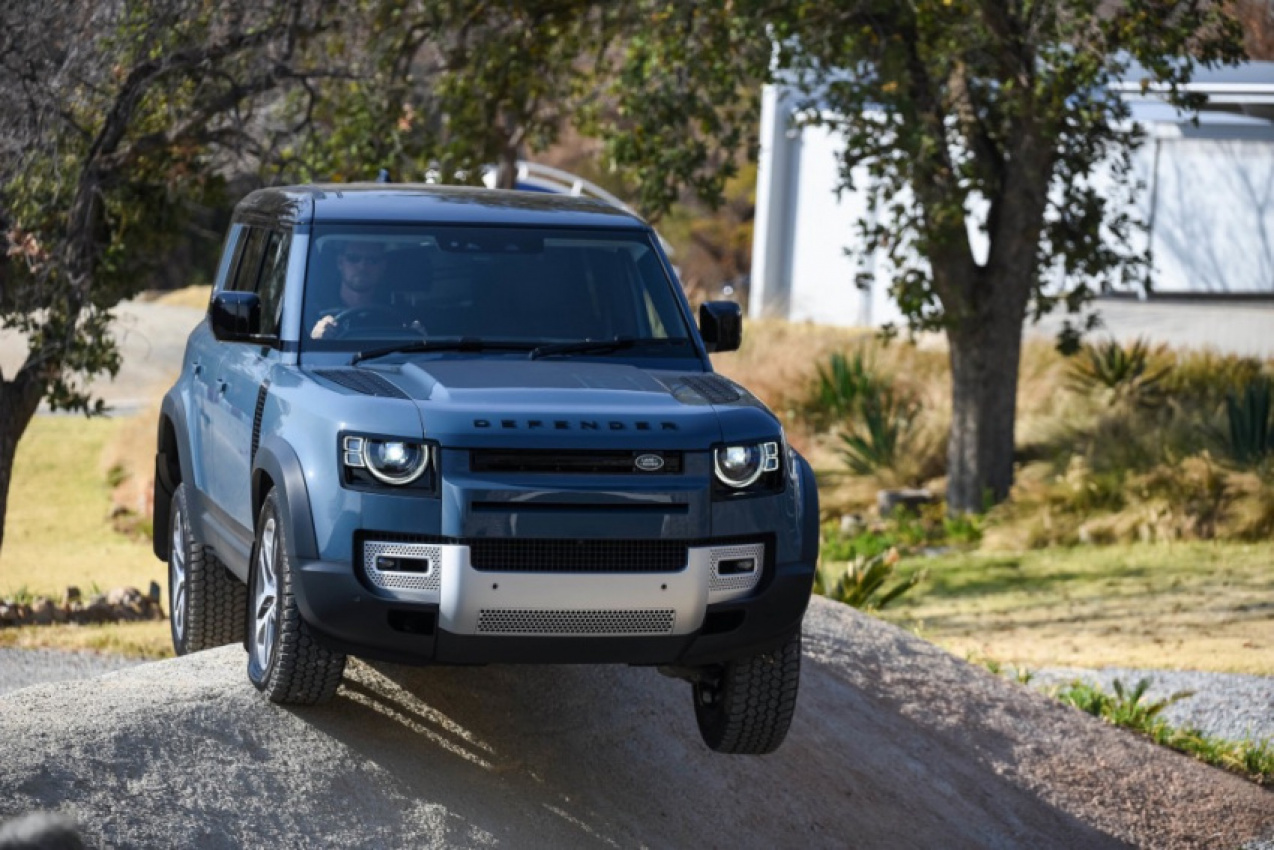 autos, cars, features, land rover, defender, land rover defender, 10 cool features in the new land rover defender