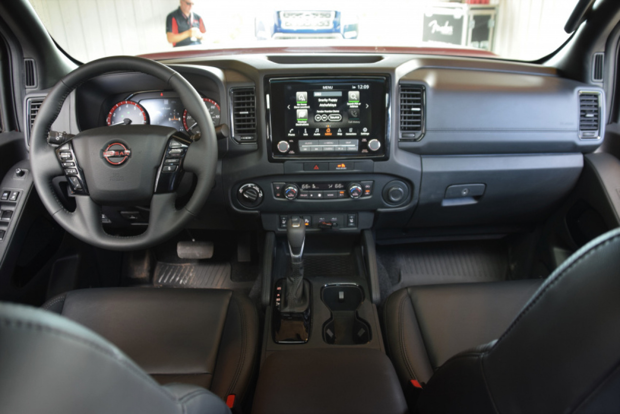 autos, nissan, nissan goes boldly forward with new frontier