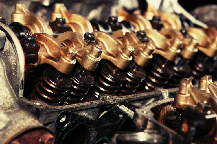 advice, autos, cars, the 4 different types of engine oil: which is best for your car?
