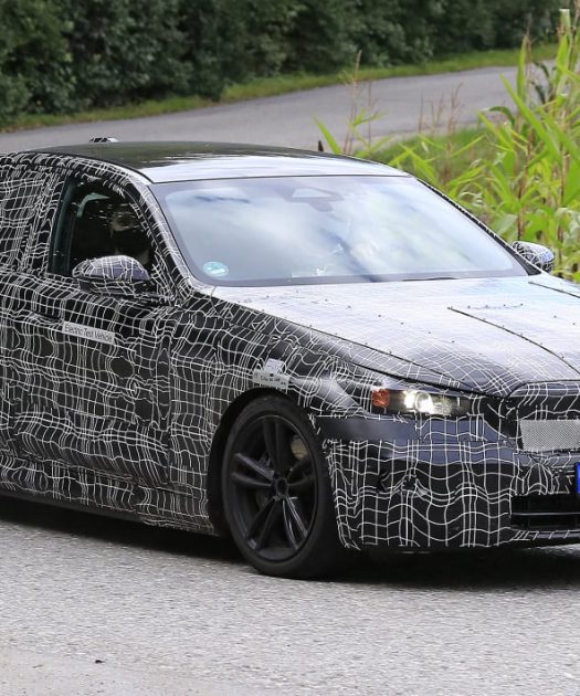 autos, bmw, news, new 2023 bmw i5 electric saloon spotted in heavy camouflage