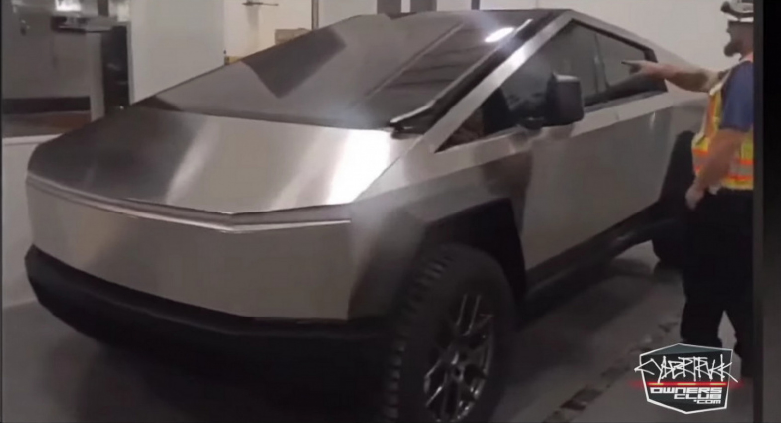 autos, cars, news, tesla, cybertruck, electric vehicles, scoops, tesla cybertruck, tesla scoops, tesla videos, video, tesla cybertruck filmed with side mirrors, still no door handles in supposedly leaked video