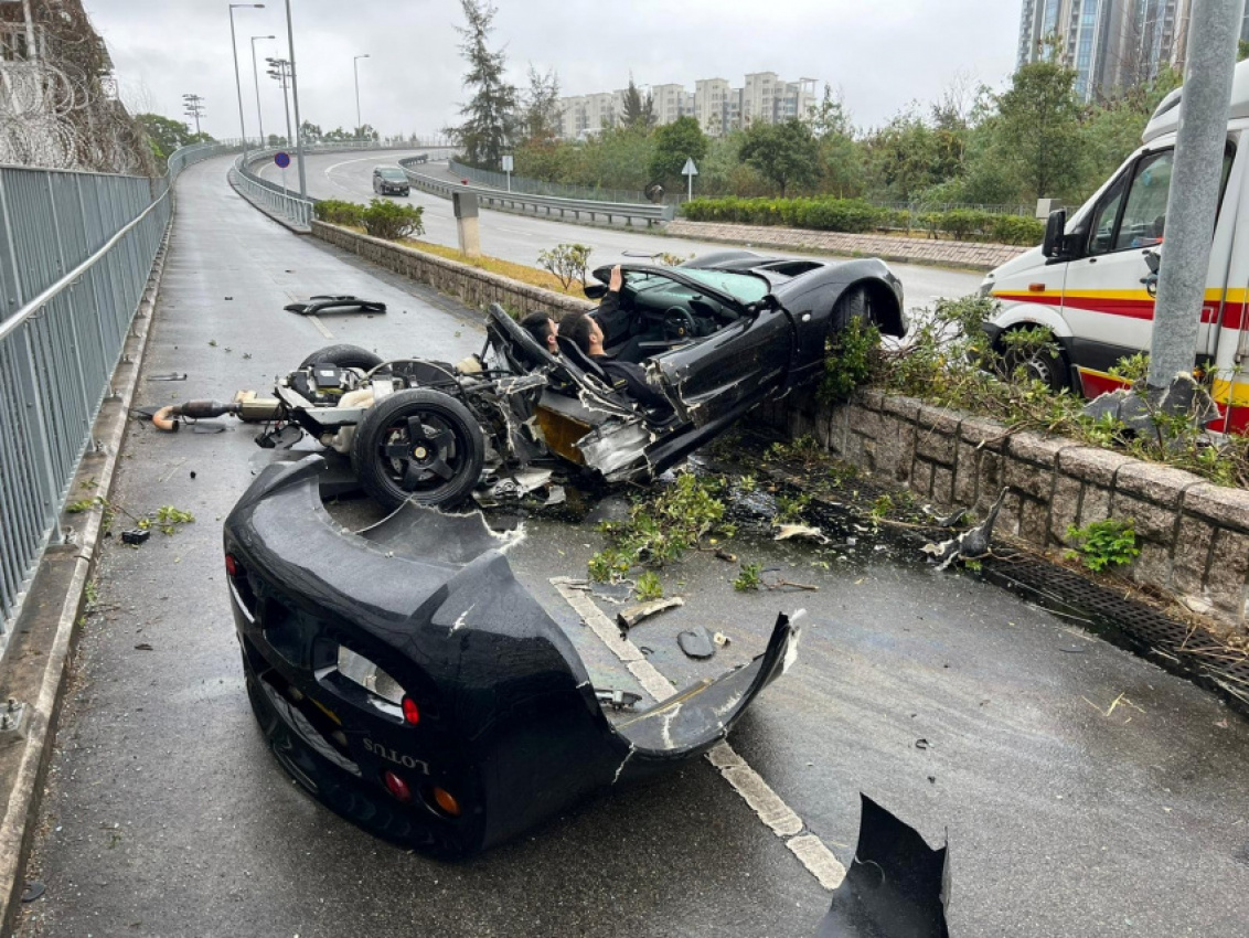 autos, cars, lotus, car, cars, driven, driven nz, motoring, new zealand, news, nz, sportscar, video, video-news, world, watch: passengers lucky to be alive after crash that absolutely demolishes black lotus exige