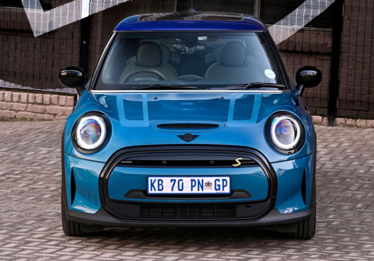 autos, cars, mini, news, mini cooper, mini cooper se, new mini cooper se in south africa – price surprise