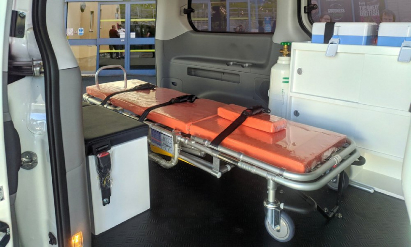 autos, cars, hyundai, reviews, it is easy to get in and out of the hyundai grand starex cargo ambulance