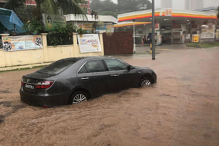 advice, autos, cars, five flash flood spots to avoid