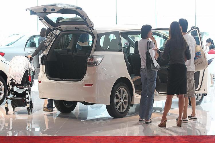 advice, autos, cars, six things to look out for when buying a new car in singapore