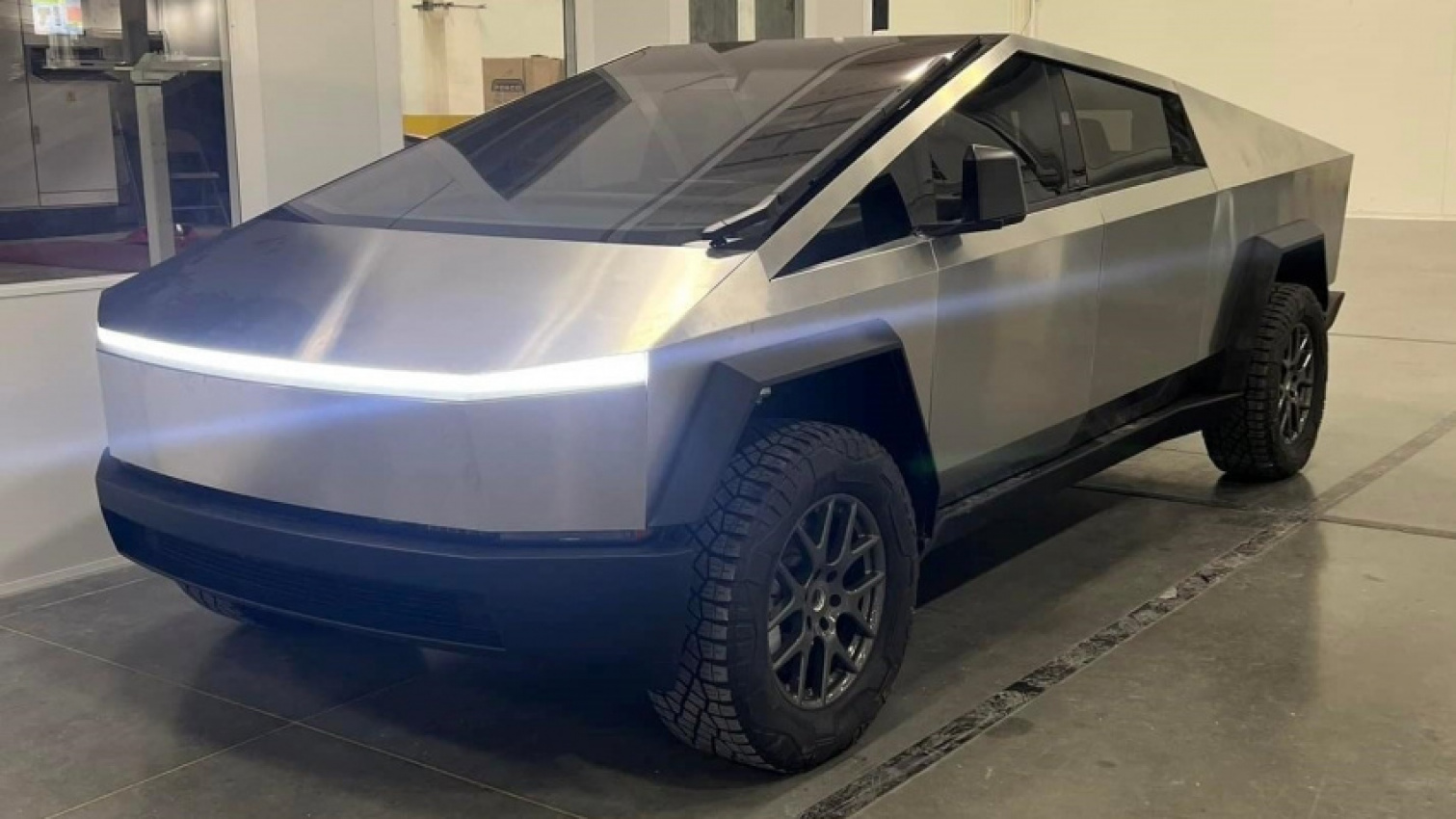 news, tesla, cars, cybertruck, tesla cybertruck video leak gives us our best look yet — and highlights design flaws