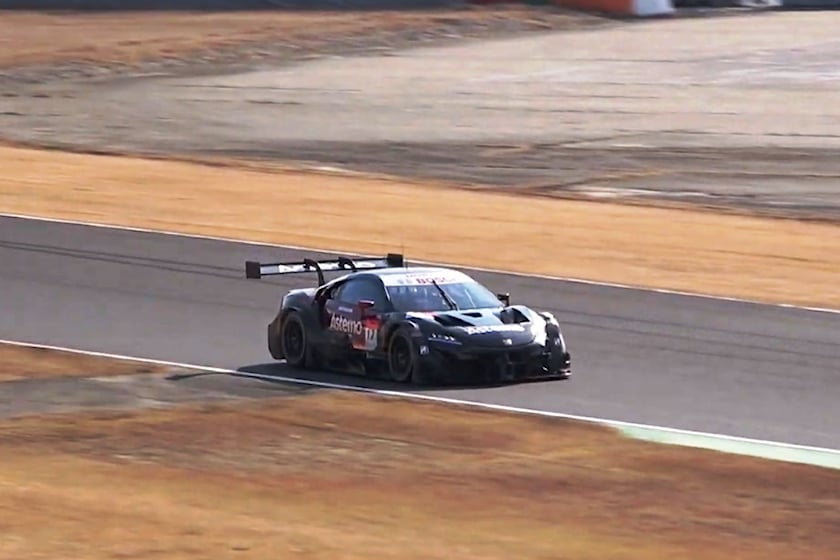 autos, cars, motorsport, nissan, toyota, toyota gr supra, video, watch the nissan z and toyota gr supra get ready for super gt