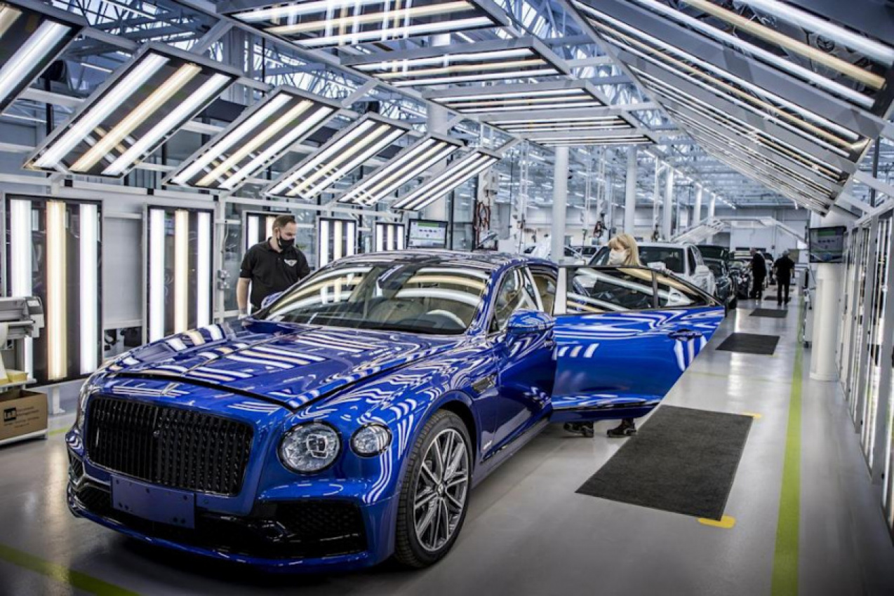 autos, bentley, bentley commits to five new evs by 2030, including a new model in 2025