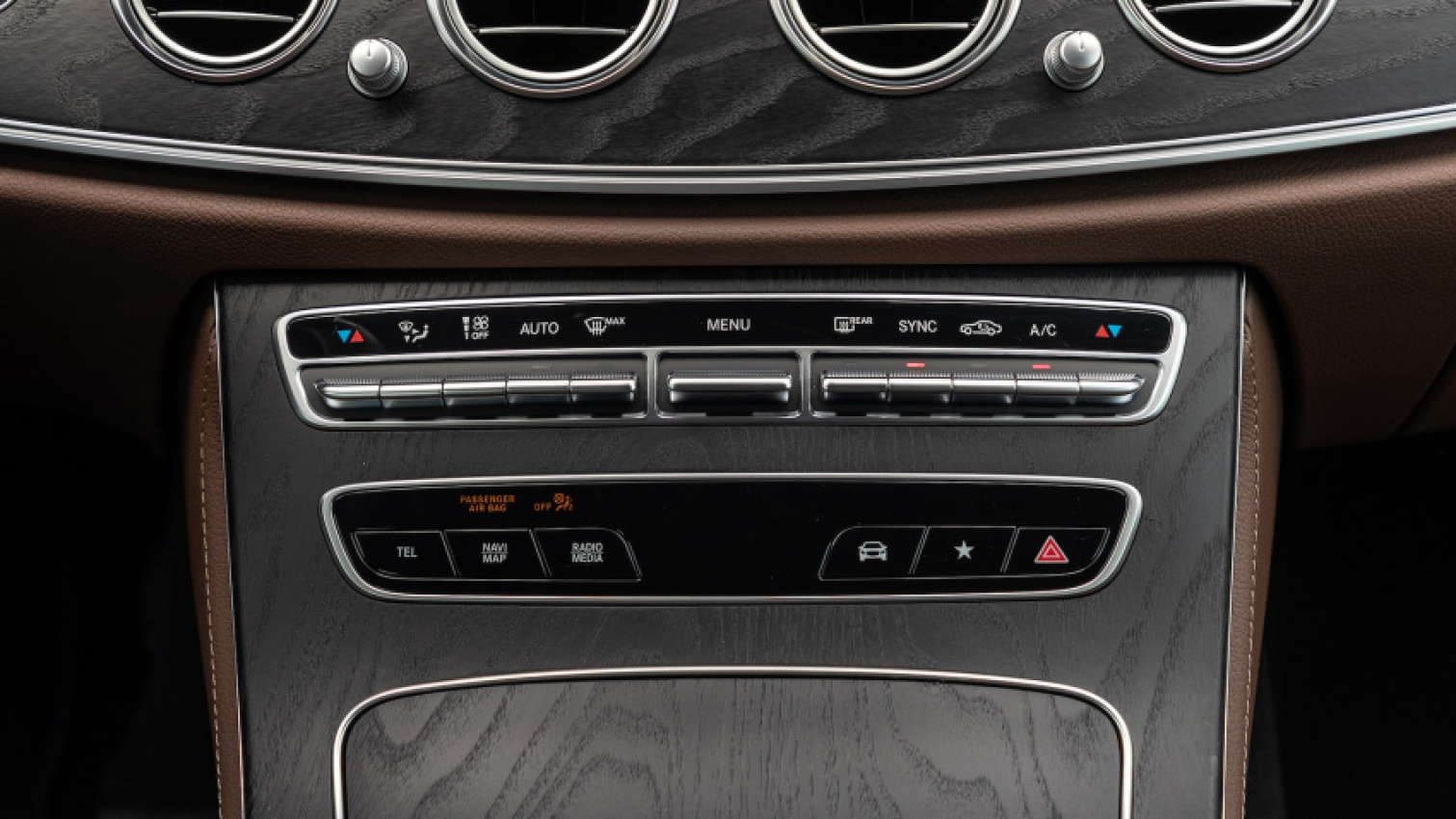 autos, cars, mercedes-benz, reviews, mercedes, android, our mercedes e450 sedan's interior is practical—but with one big flaw