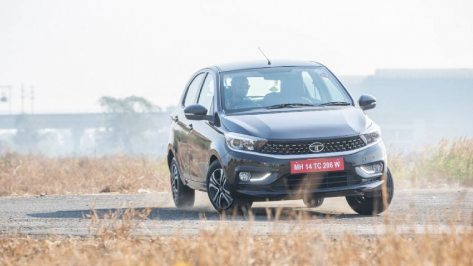 autos, cars, reviews, 2022 tata tiago icng, cng car reviews, overdrive, tata tiago cng overdrive, tata tiago cog road test review, tiago cng performance, tiago cng review, tiago icng, tiago icng review, 2022 tata tiago icng road test review