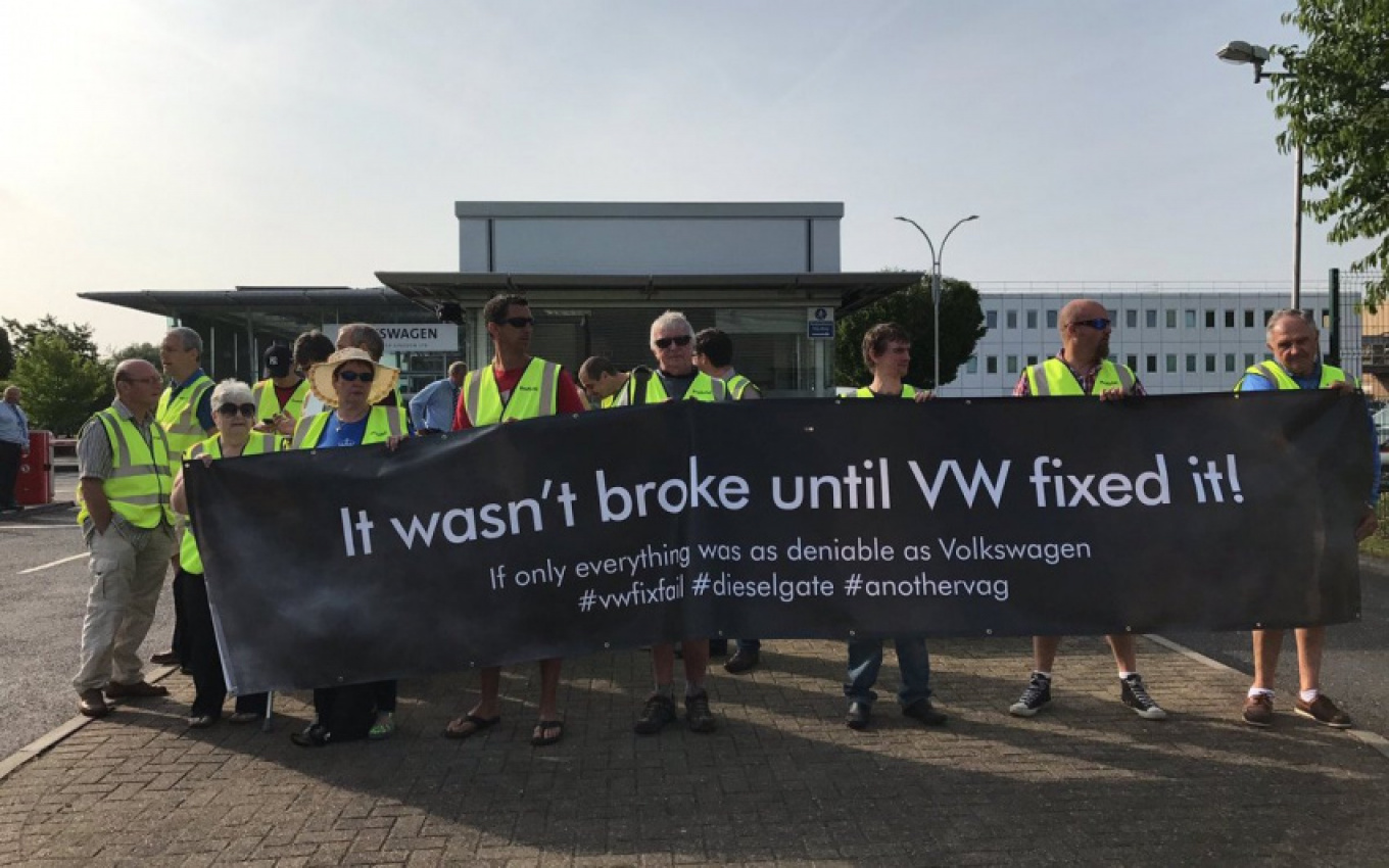 autos, cars, volkswagen, how to, volkswagen blaming customers for failing to fix dieselgate cars