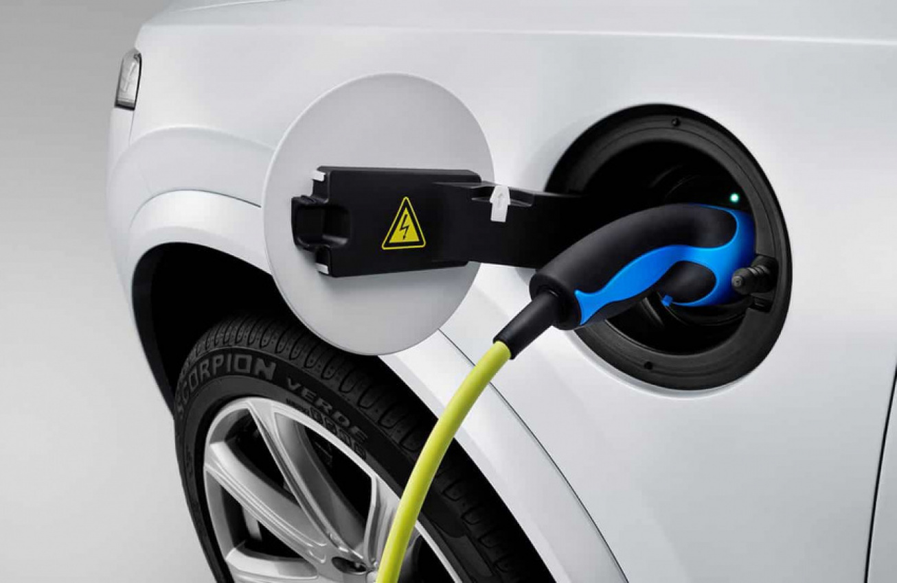 autos, cars, volvo, electric message easier than diesel – volvo
