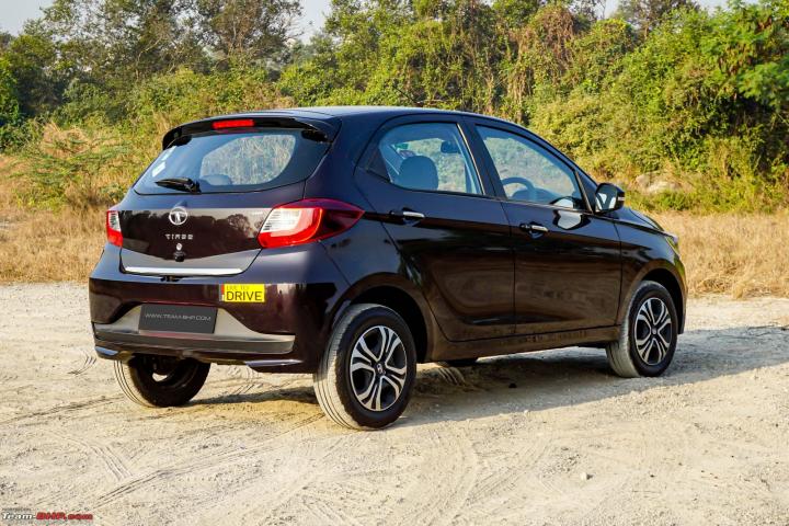 autos, cars, cng, indian, launches & updates, review, tata, tata tiago, tiago, 2022 tata tiago cng review : 12 pros & 12 cons