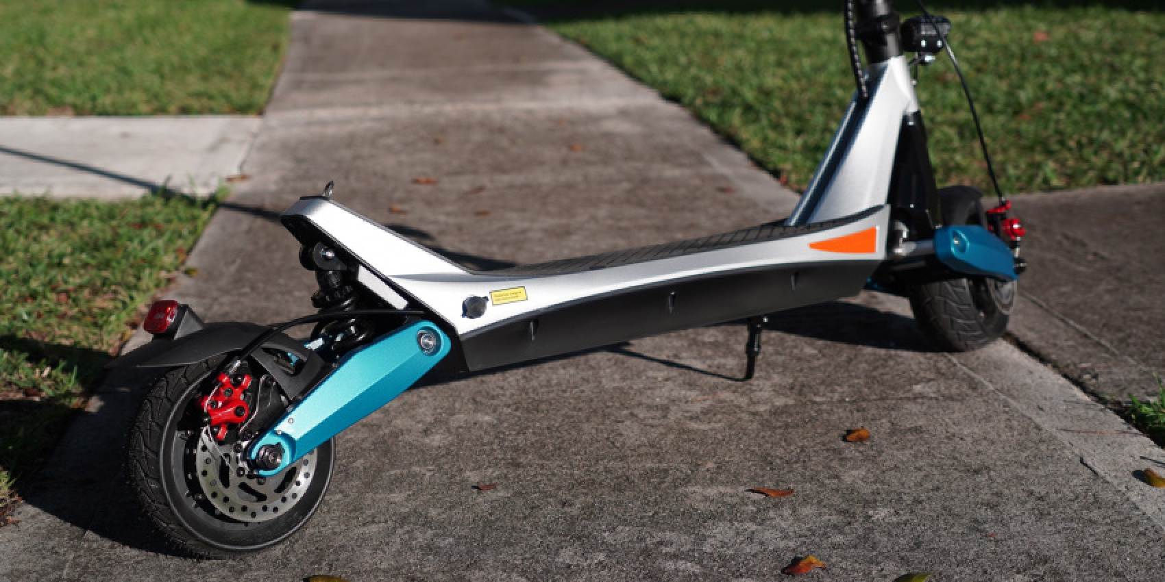 asus, autos, cars, varla pegasus review: flying at 28 mph on a full-suspension electric scooter