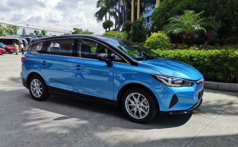 autos, byd, cars, auto news, byd e6, byd e6 electric mpv, byd ev, byd india, carandbike, electric vehicle, news, first batch of byd e6 electric mpvs delivered in india