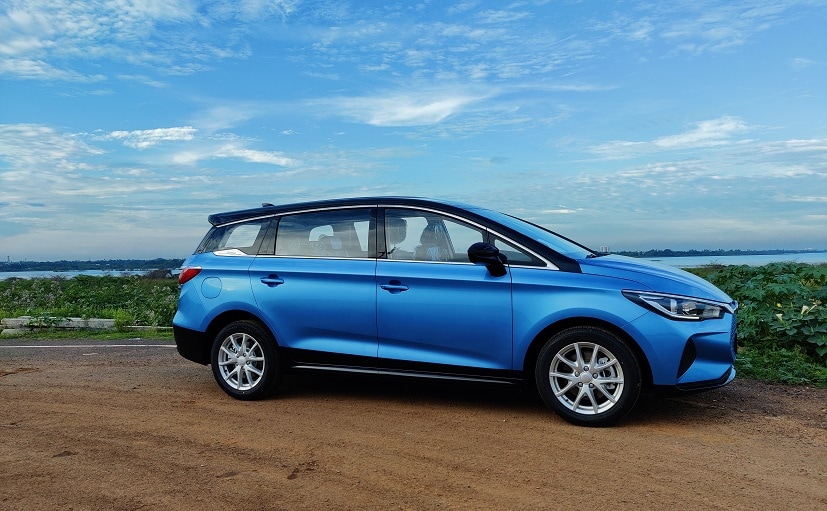 autos, byd, cars, auto news, byd e6, byd e6 electric mpv, byd ev, byd india, carandbike, electric vehicle, news, first batch of byd e6 electric mpvs delivered in india