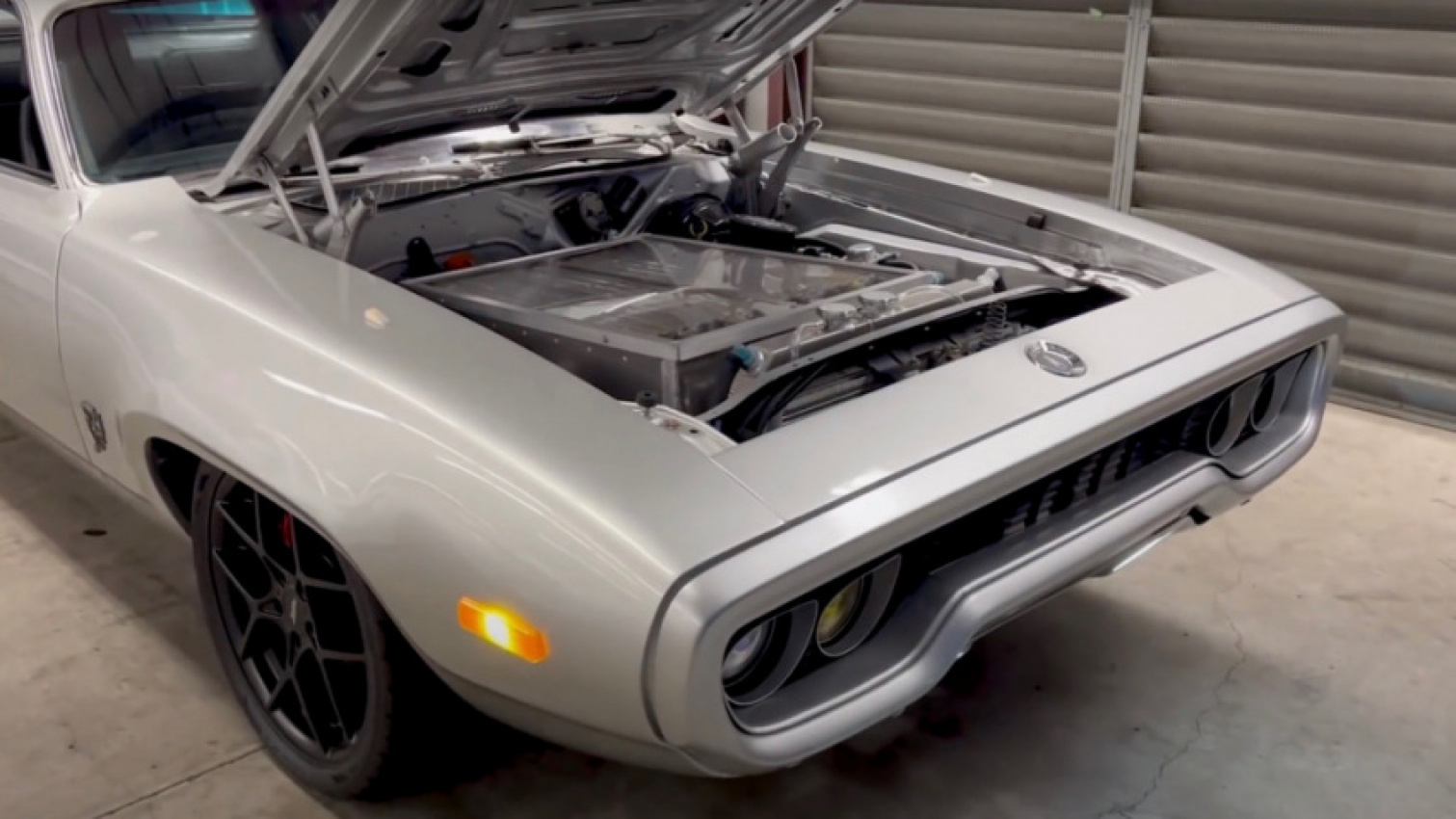 autos, cars, plymouth, tesla, android, classic cars, electric cars, evergreen, modified, videos, android, meet the man who put a tesla powertrain in a 1970 plymouth satellite named electrollite