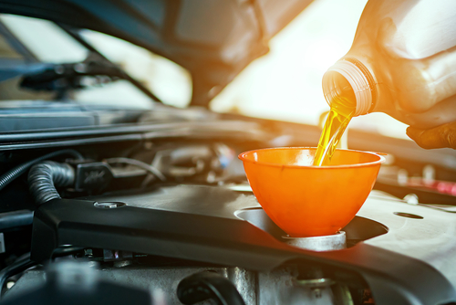 all articles, autos, cars, a guide to car engine oil & when you should change it